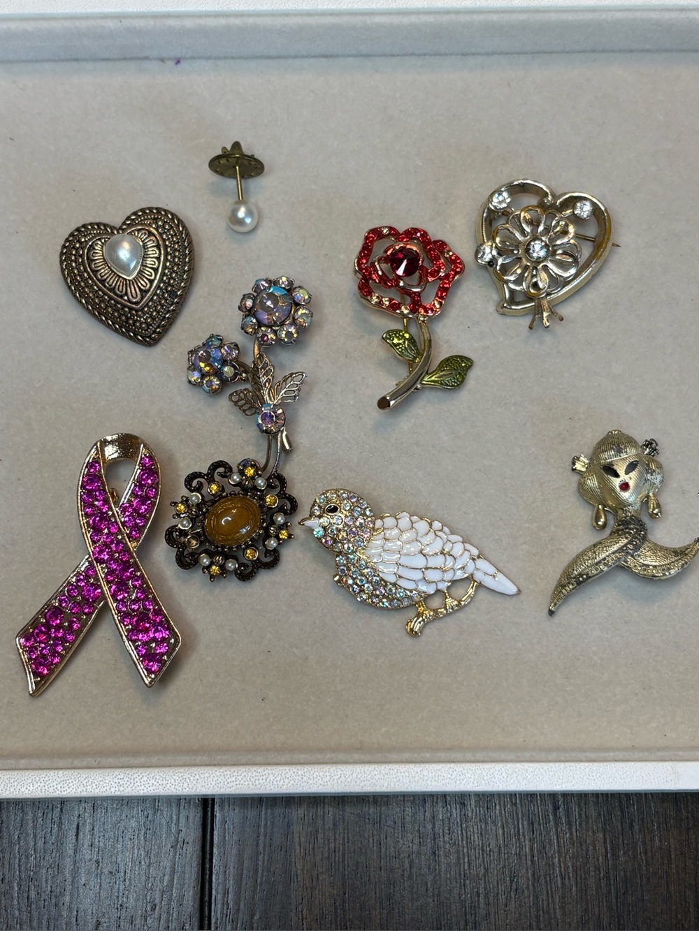 Costume Brooch Lot, Some for Repair